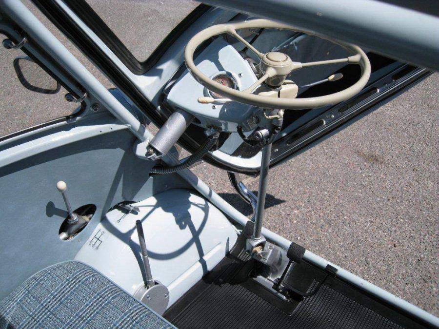  BMW Isetta 300 1956 года  (фото 10 из 12)
